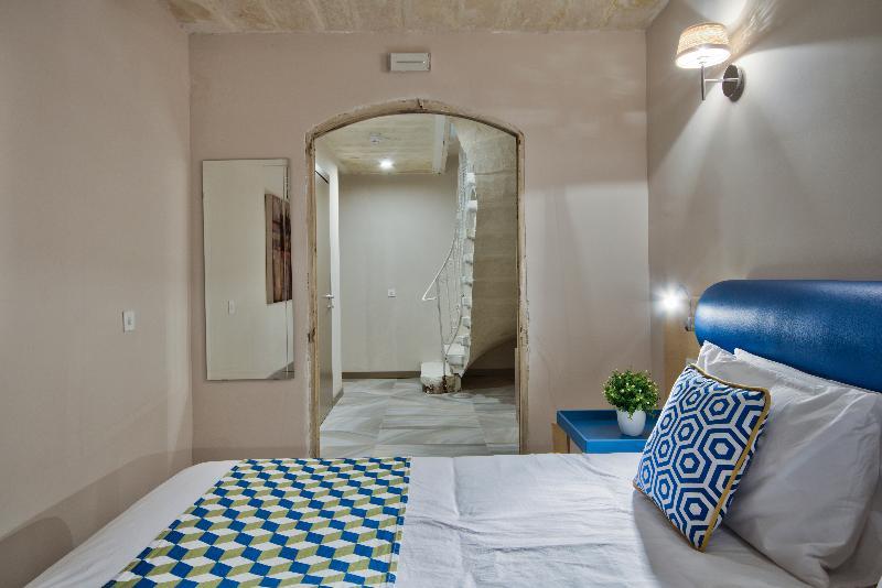 The British Suites Валетта Экстерьер фото