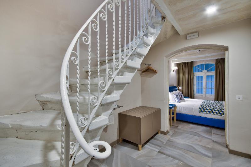 The British Suites Валетта Экстерьер фото