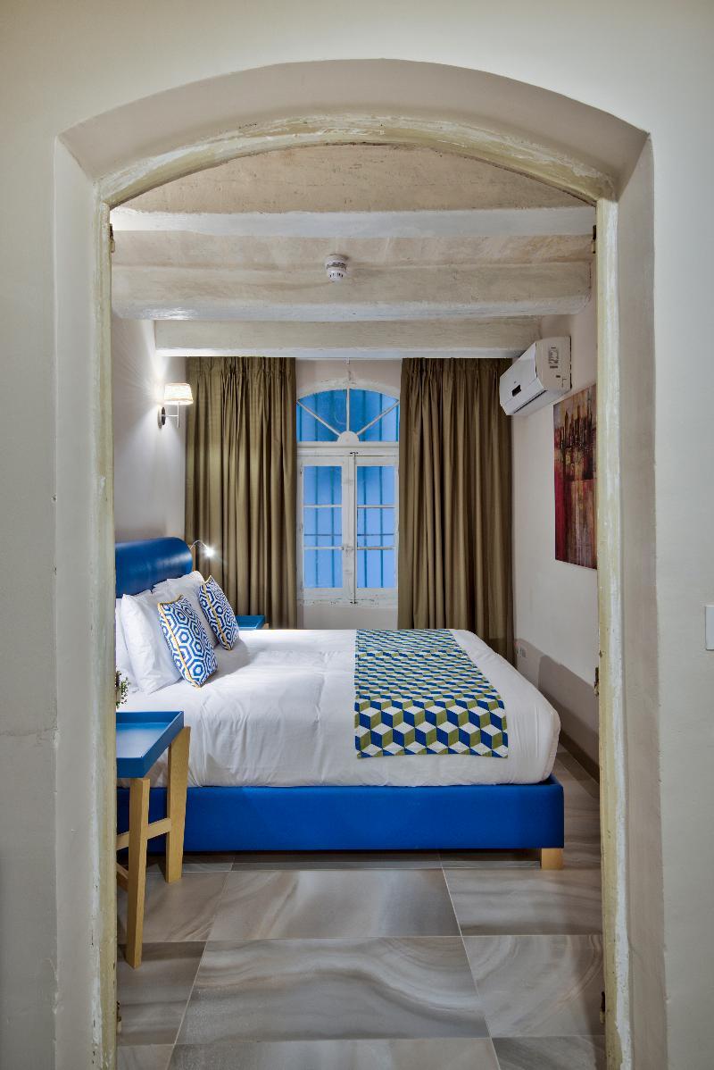 The British Suites Валетта Экстерьер фото