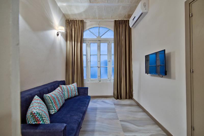 The British Suites Валетта Экстерьер фото